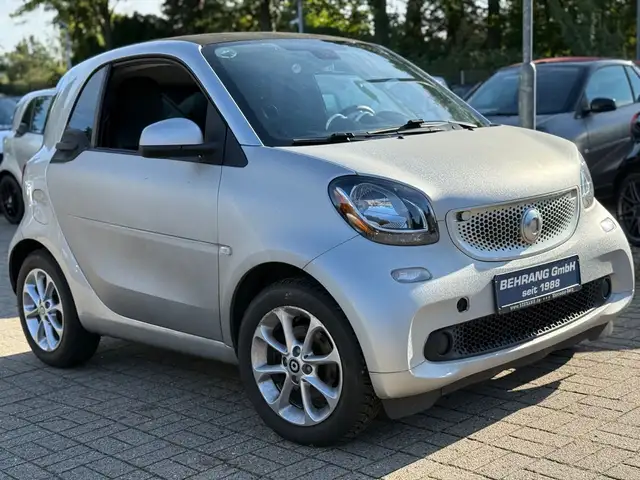 smart forTwo COUPÉ 90PS AUTOMATIK*NAVI*KAMERA*