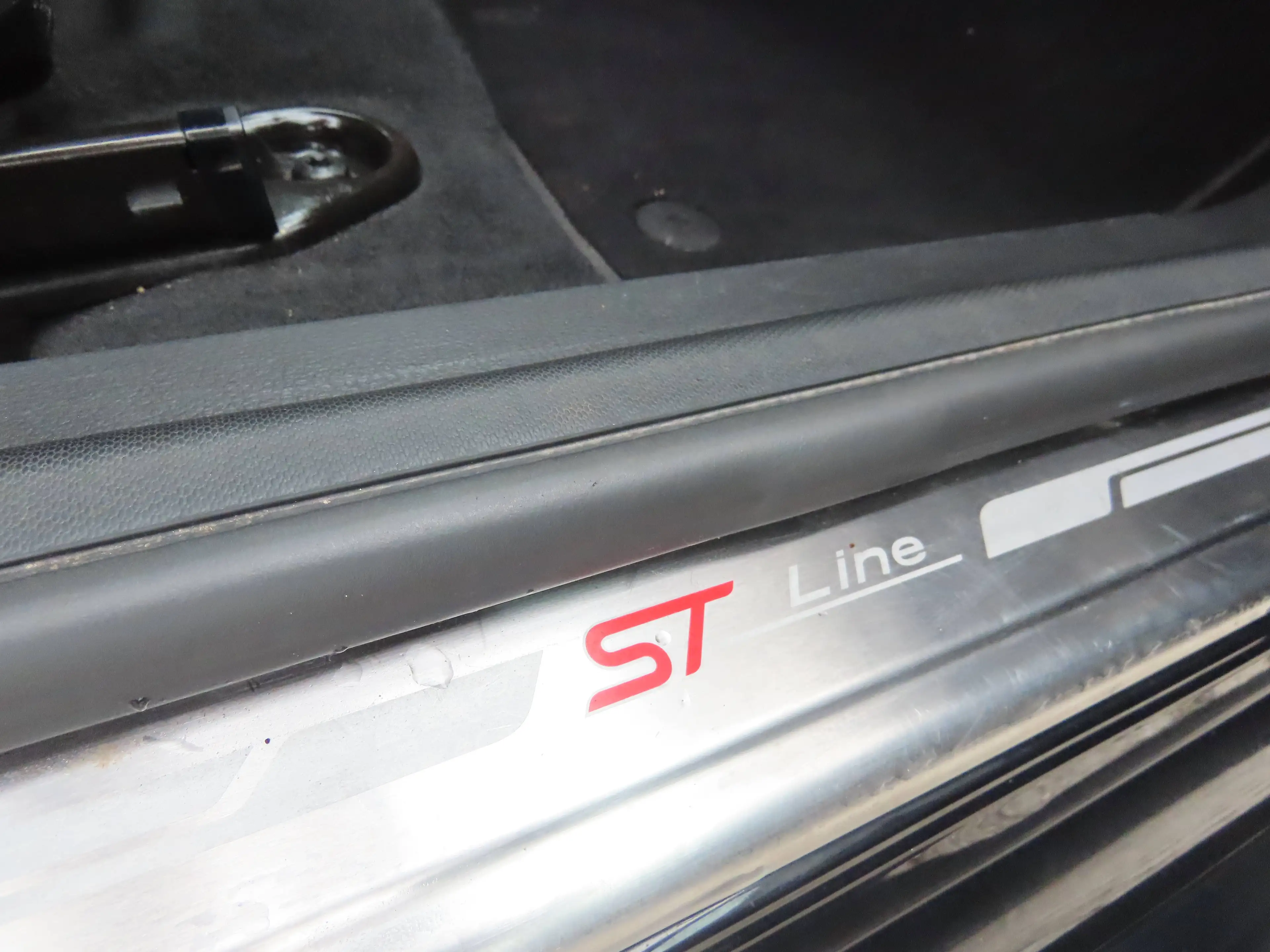 Ford Focus Focus 1.5 EcoBoost ST Line — photo 7