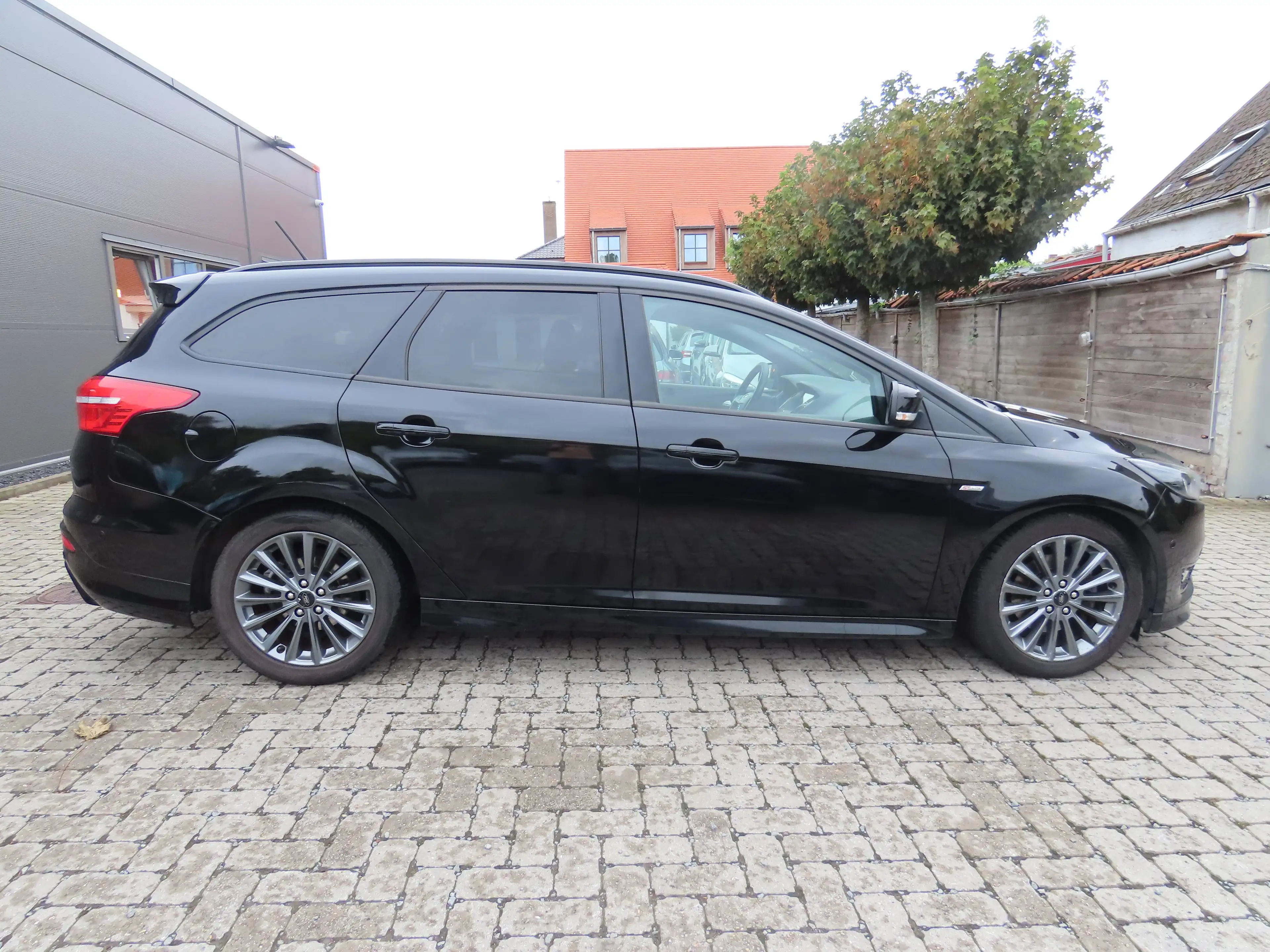 Ford Focus Focus 1.5 EcoBoost ST Line — photo 2