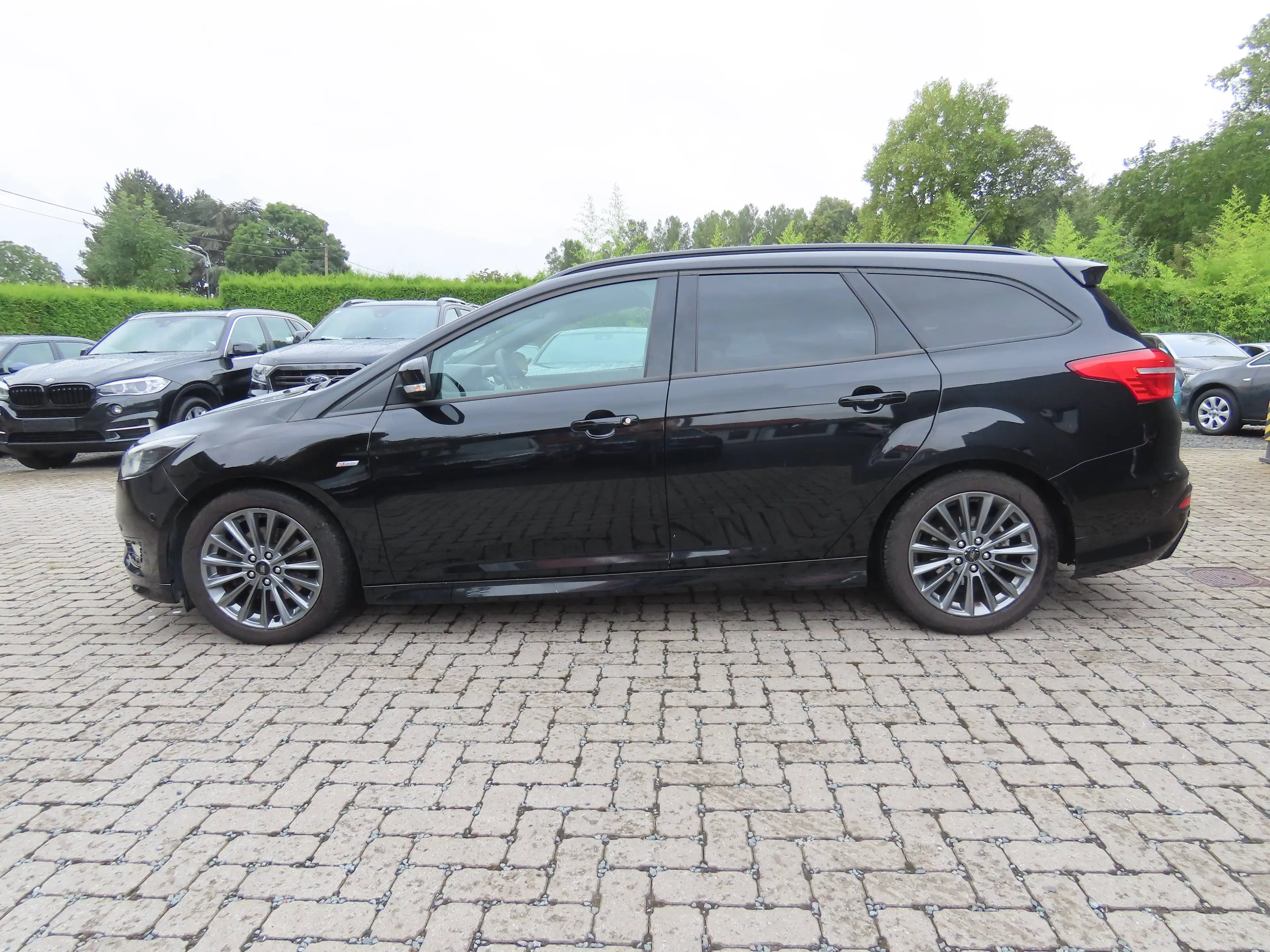 Ford Focus Focus 1.5 EcoBoost ST Line — photo 13