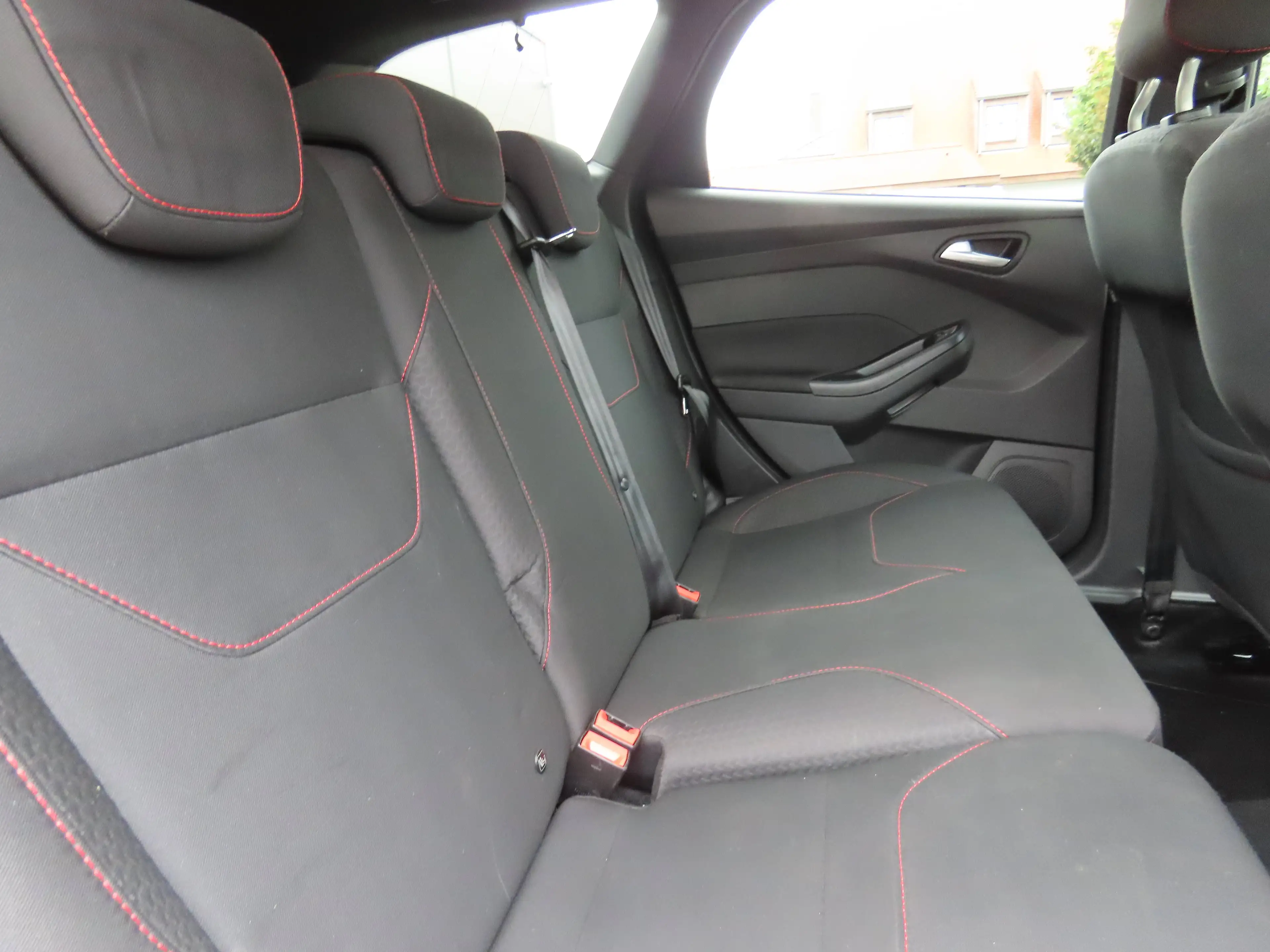 Ford Focus Focus 1.5 EcoBoost ST Line — photo 9