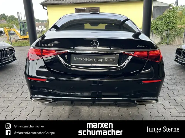 Mercedes-Benz S-Class view 5