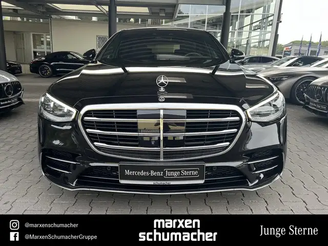 Mercedes-Benz S-Class view 2