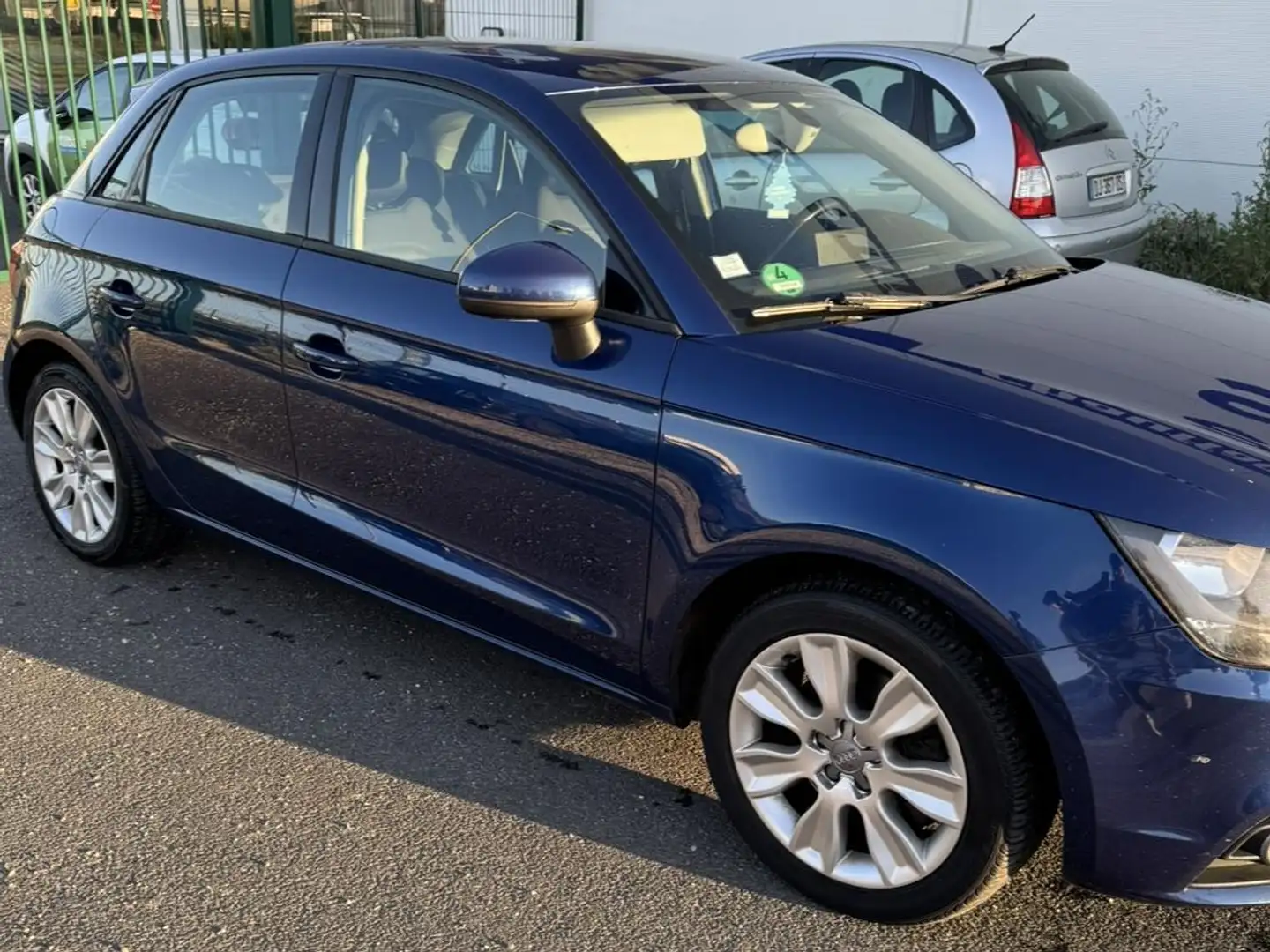 Audi A1 A1 Sportback 1.6 TDI 105 Ambiente - 2