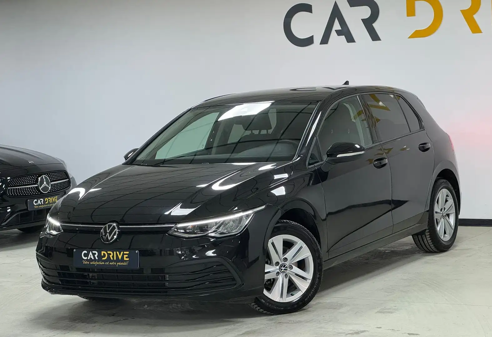 Volkswagen Golf 1.0 eTSI CAMERA/CAPTEURS/CRUISE ADAPT/FULL OPTIONS Noir - 1