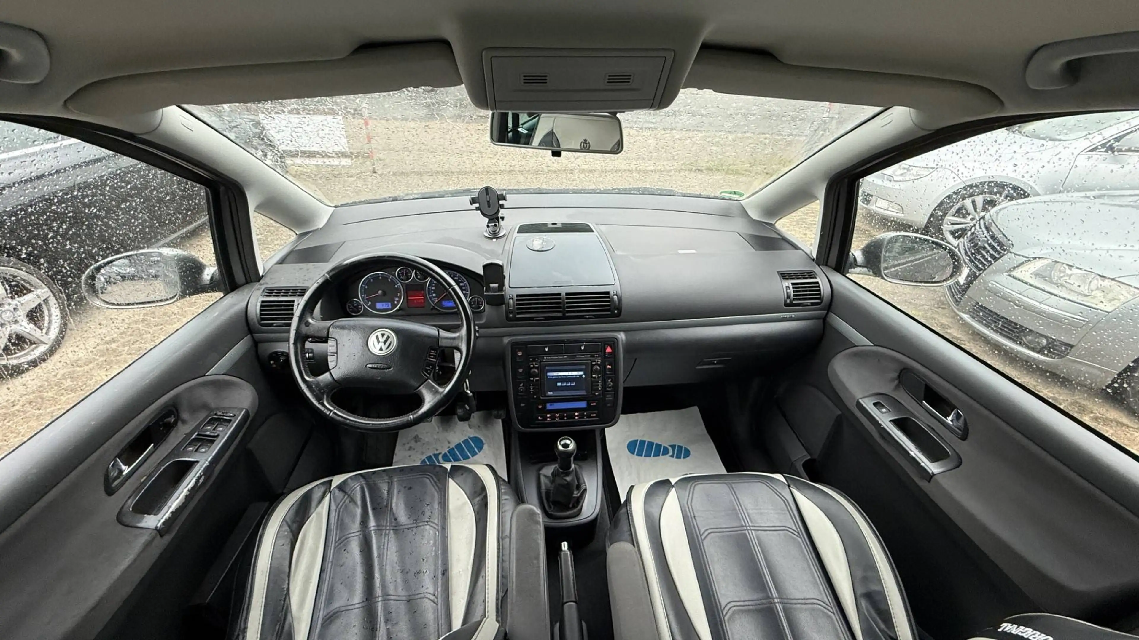 Volkswagen Sharan United — photo 13