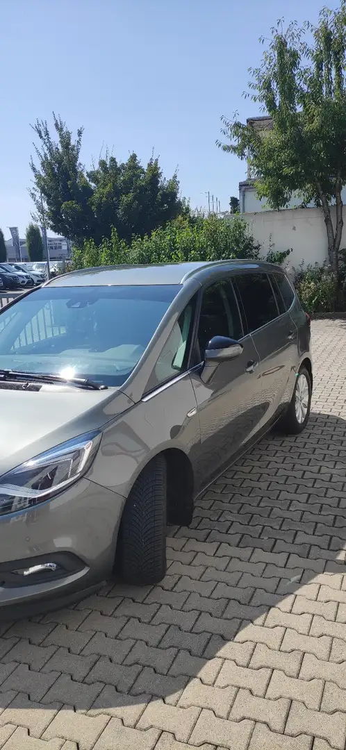 Opel Zafira Tourer 2.0 CDTI Automatik drive Grau - 2