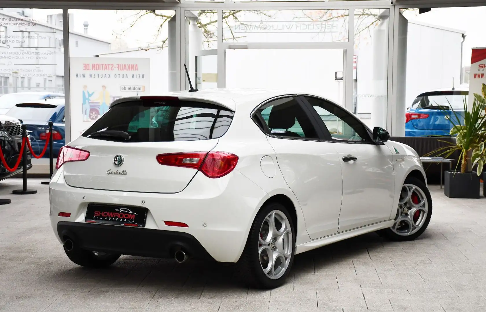 Alfa Romeo Giulietta Quadrifoglio Verde Bose DAB 1.Hand Weiß - 2