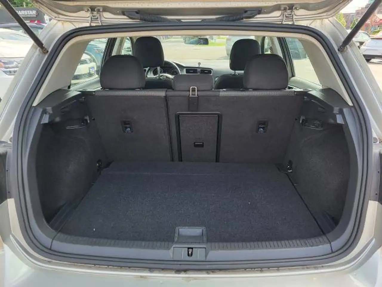 Volkswagen Golf photo Volkswagen Golf