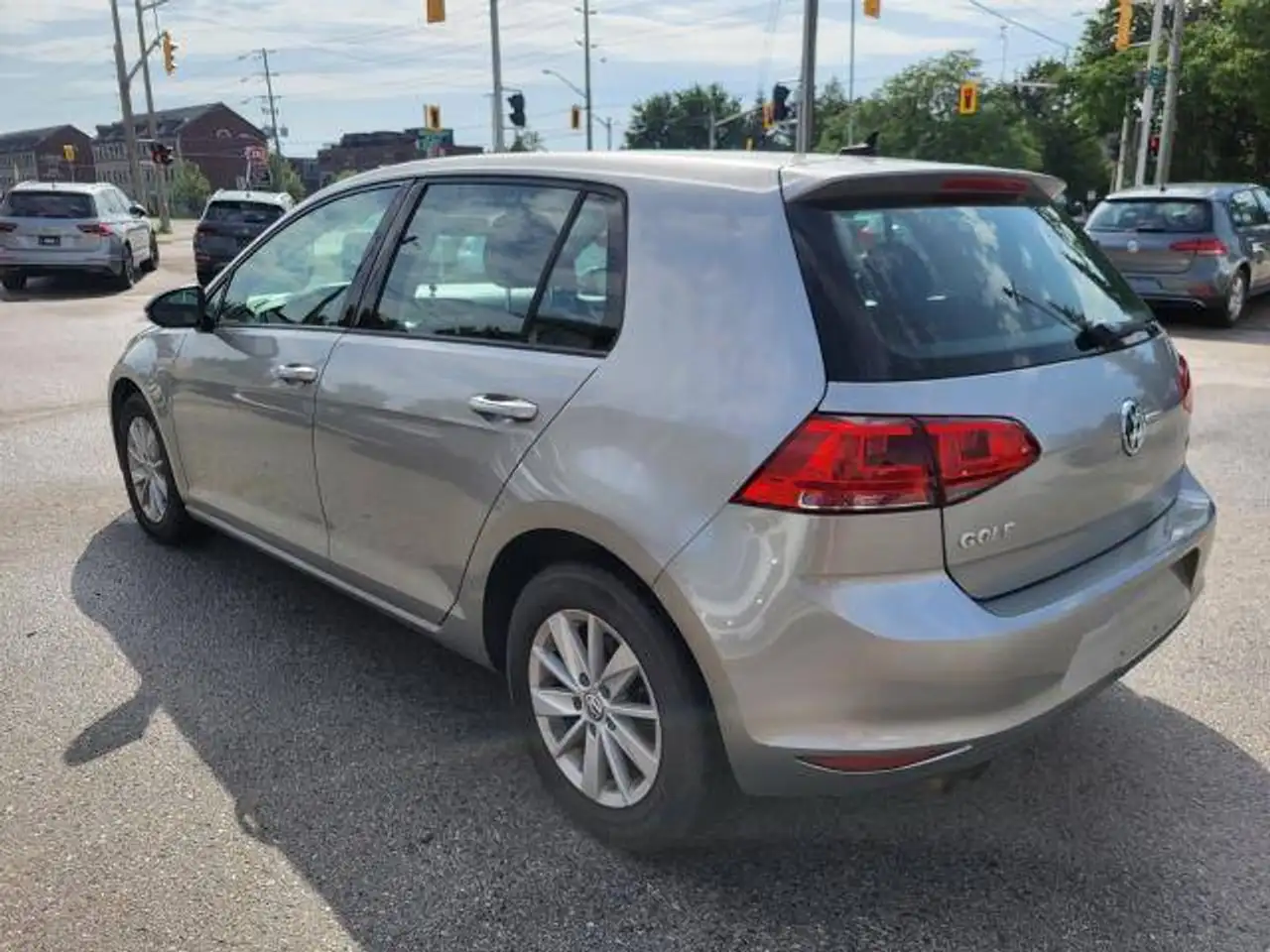 Volkswagen Golf photo Volkswagen Golf