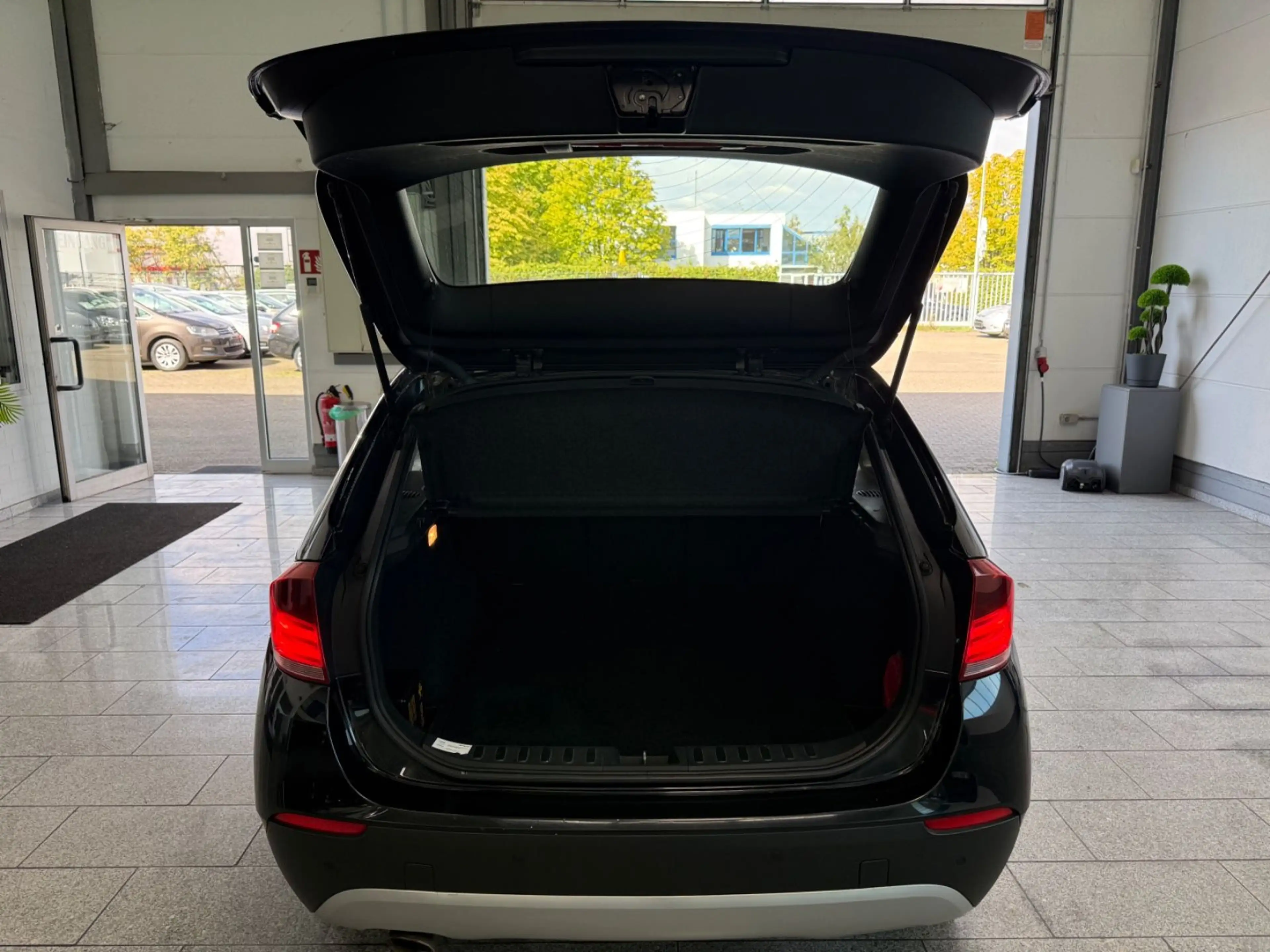 BMW X1 xDrive 18 d*X-LINE*AUTOM*NAV*BI-XN*PAN*TMP — photo 15