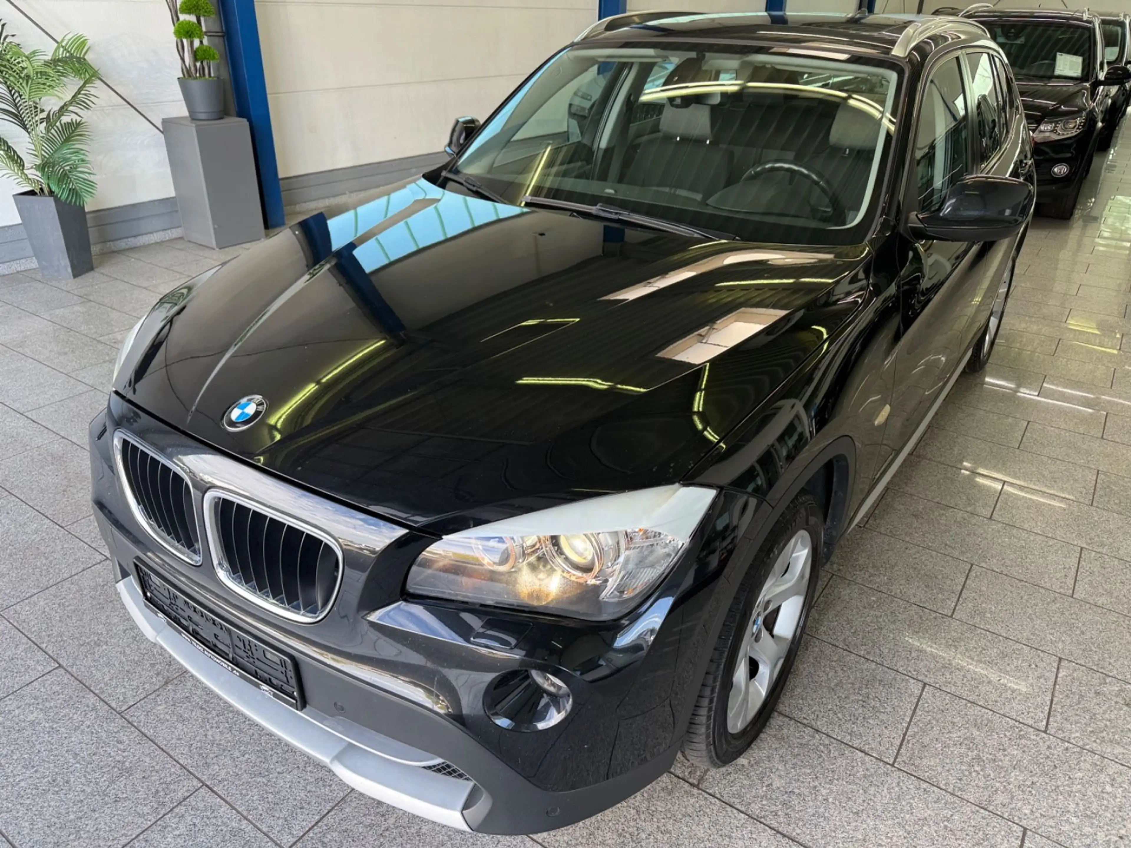 BMW X1 xDrive 18 d*X-LINE*AUTOM*NAV*BI-XN*PAN*TMP — photo 2