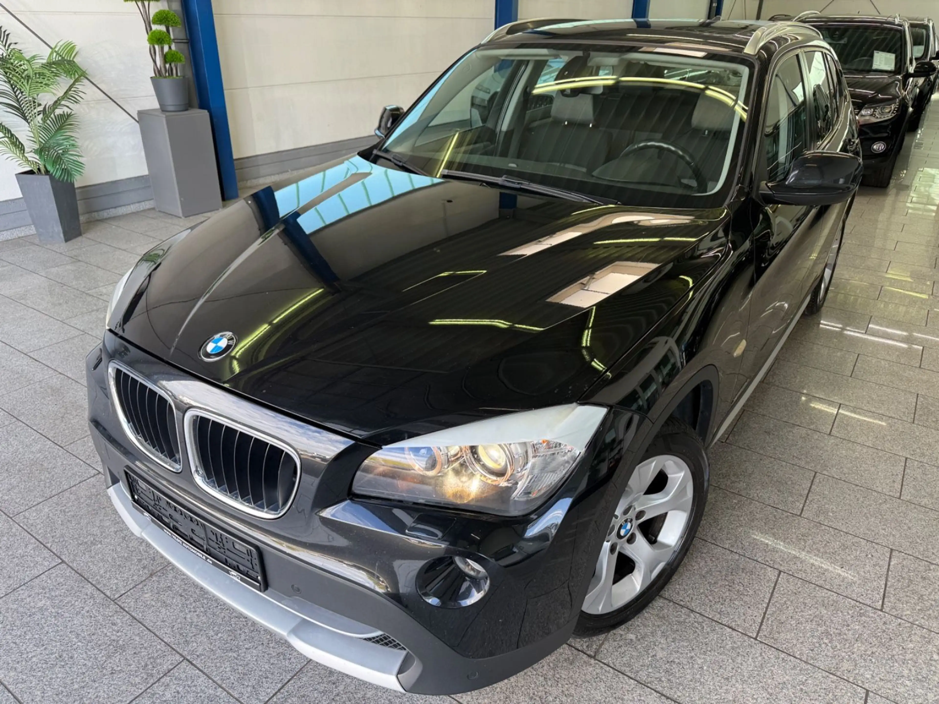 BMW X1 xDrive 18 d*X-LINE*AUTOM*NAV*BI-XN*PAN*TMP