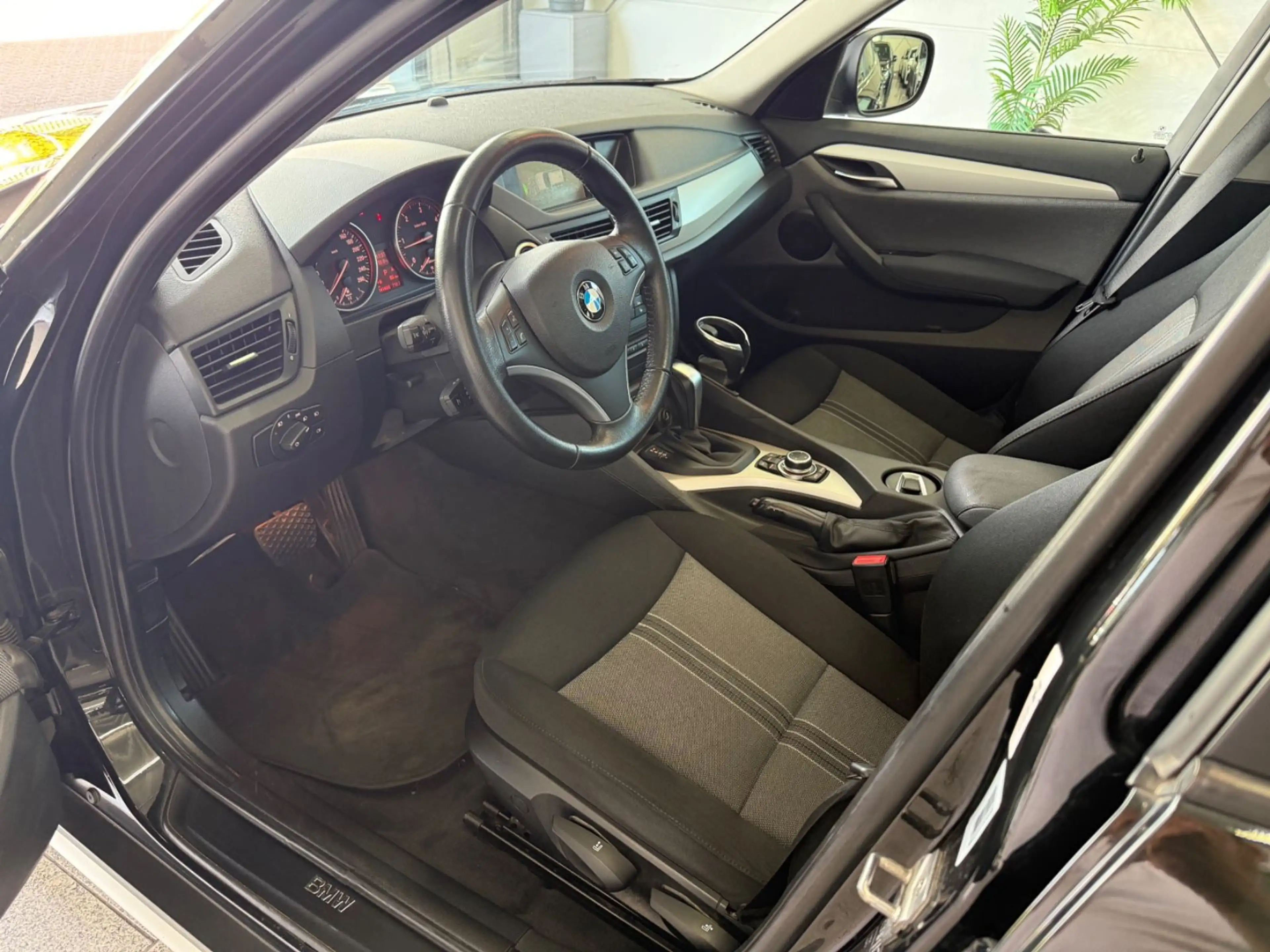 BMW X1 xDrive 18 d*X-LINE*AUTOM*NAV*BI-XN*PAN*TMP — photo 14
