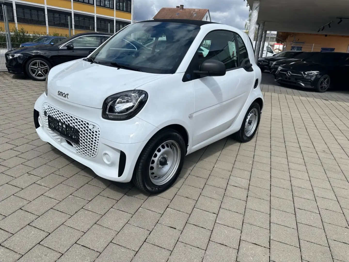 smart forTwo fortwo coupe electric drive / EQ*Klima Weiß - 1