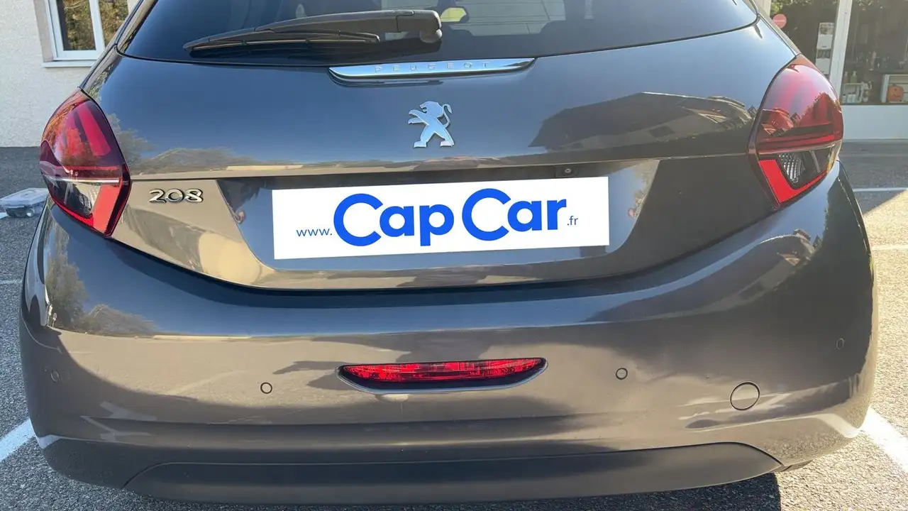 Peugeot 208 208 — photo 21