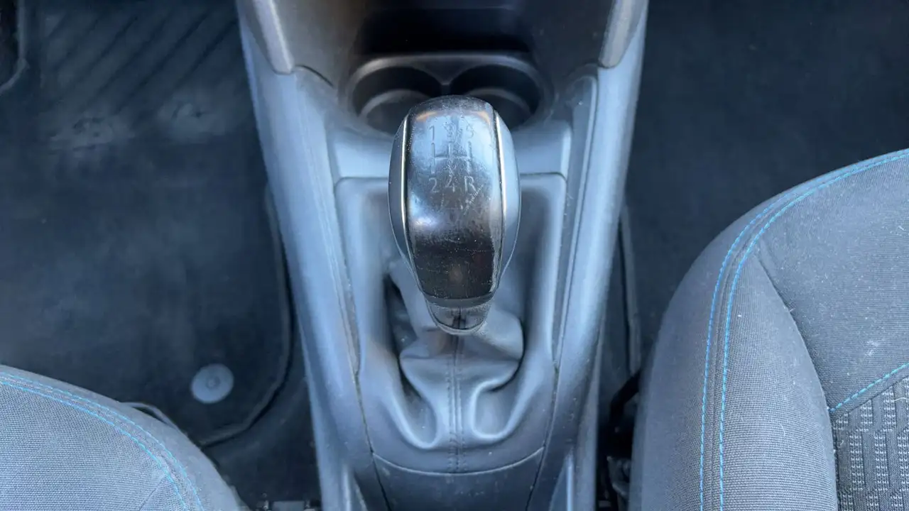 Peugeot 208 208 — photo 26