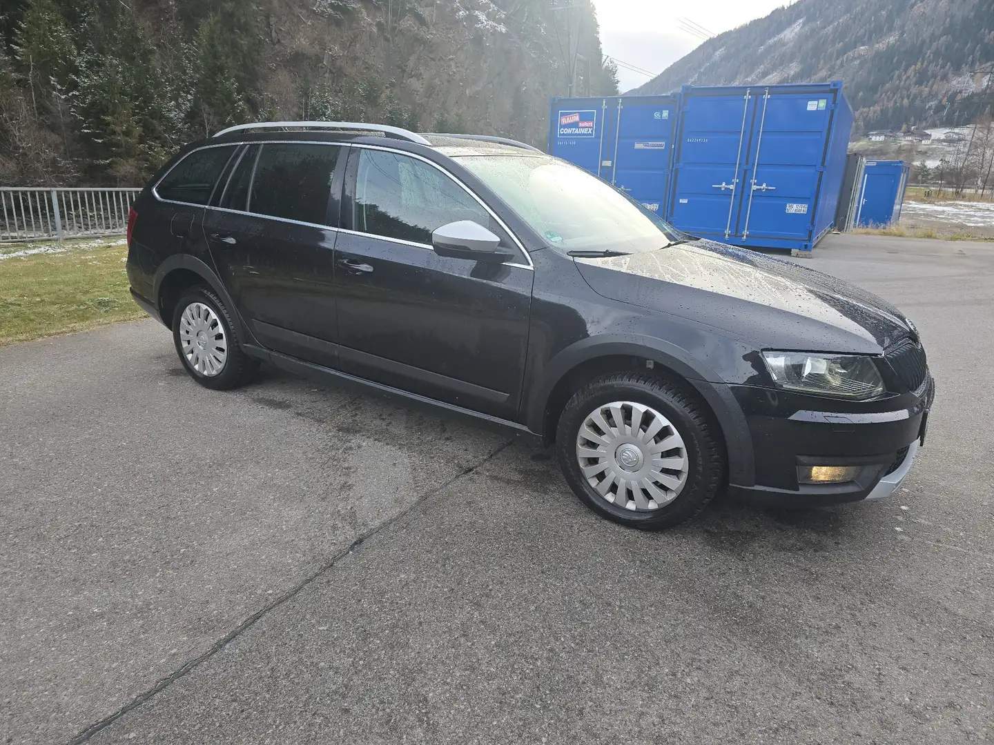 Skoda Octavia Combi 2,0 TDI 4x4 Scout DSG - 2