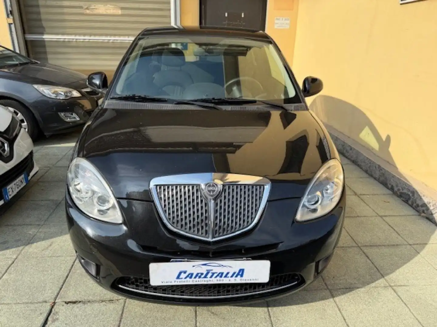 Lancia Ypsilon 1.3 MJT 75 CV Unyca Noir - 2