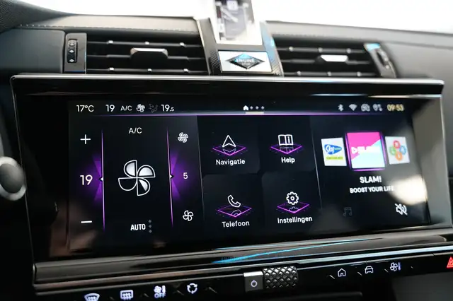 DS Automobiles DS 7 view 15