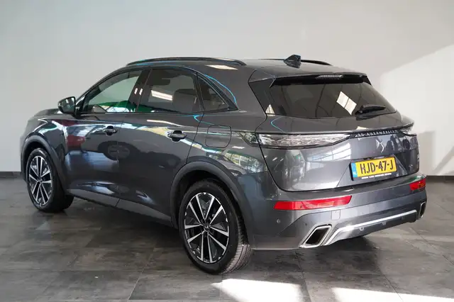 DS Automobiles DS 7 view 3