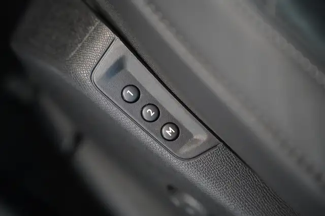 DS Automobiles DS 7 view 11