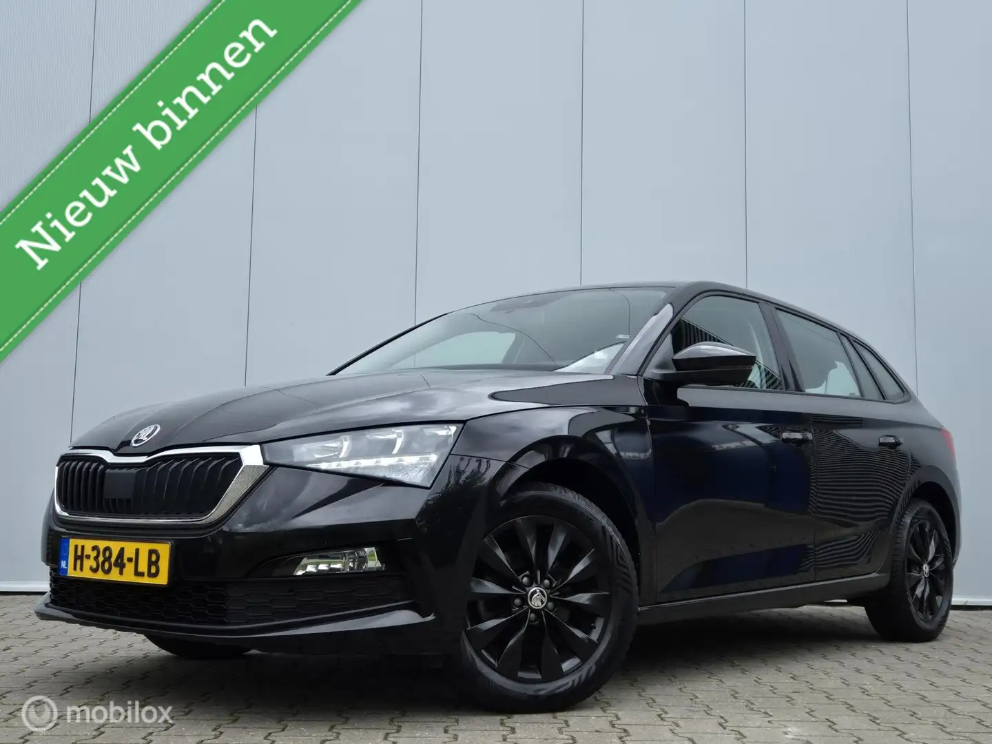 Skoda Scala 1.0 TSI AMBITION AUTOMAAT/TREKHAAK/LED/CARPLAY/BLU Zwart - 1