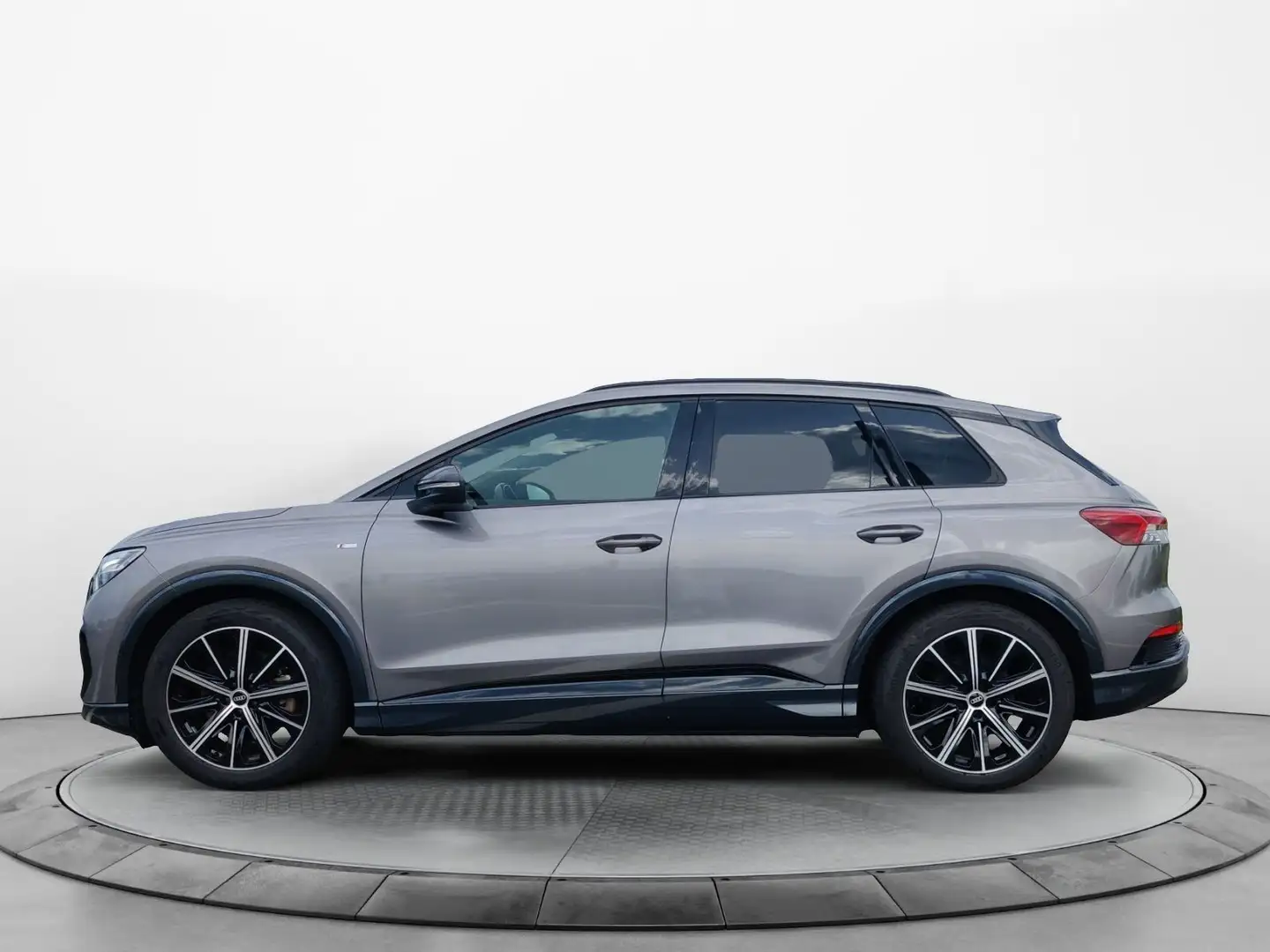 Audi Q4 e-tron 40 S-Line, Matrix, ACC, RFK, Ambiente Gris - 2