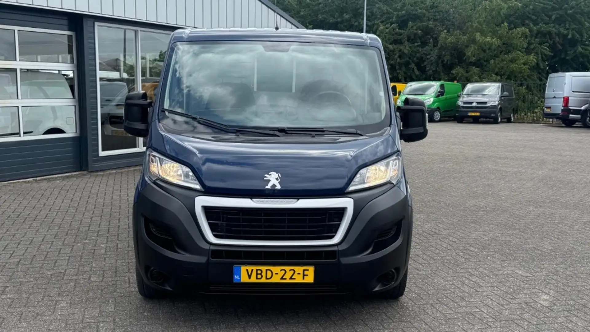 Peugeot Boxer 2.0 HDI 96KW 131PK EURO 6 2E VERSNELLING WERKT NIE Blauw - 2