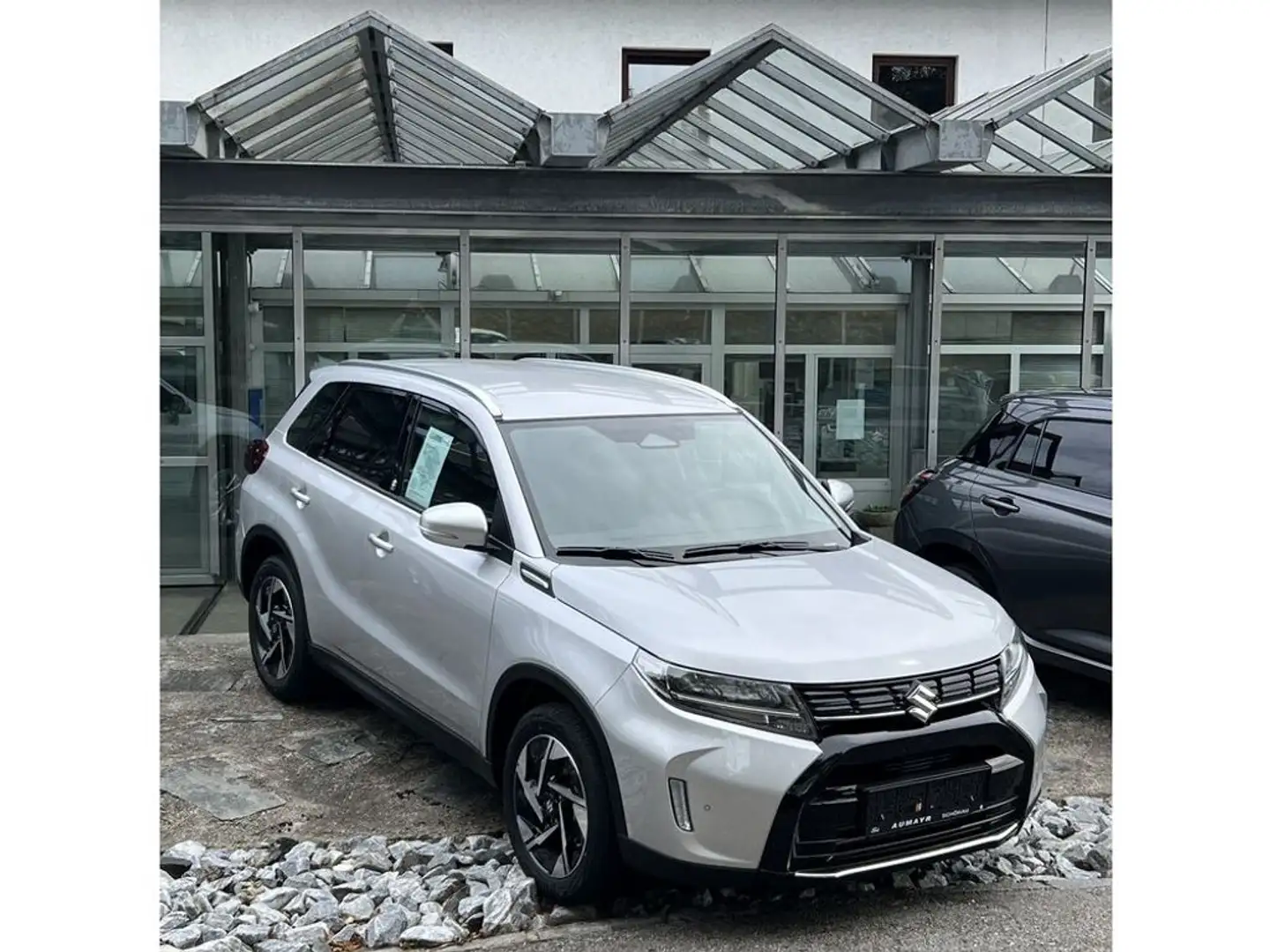 Suzuki Vitara Allradantrieb flash Silber - 1