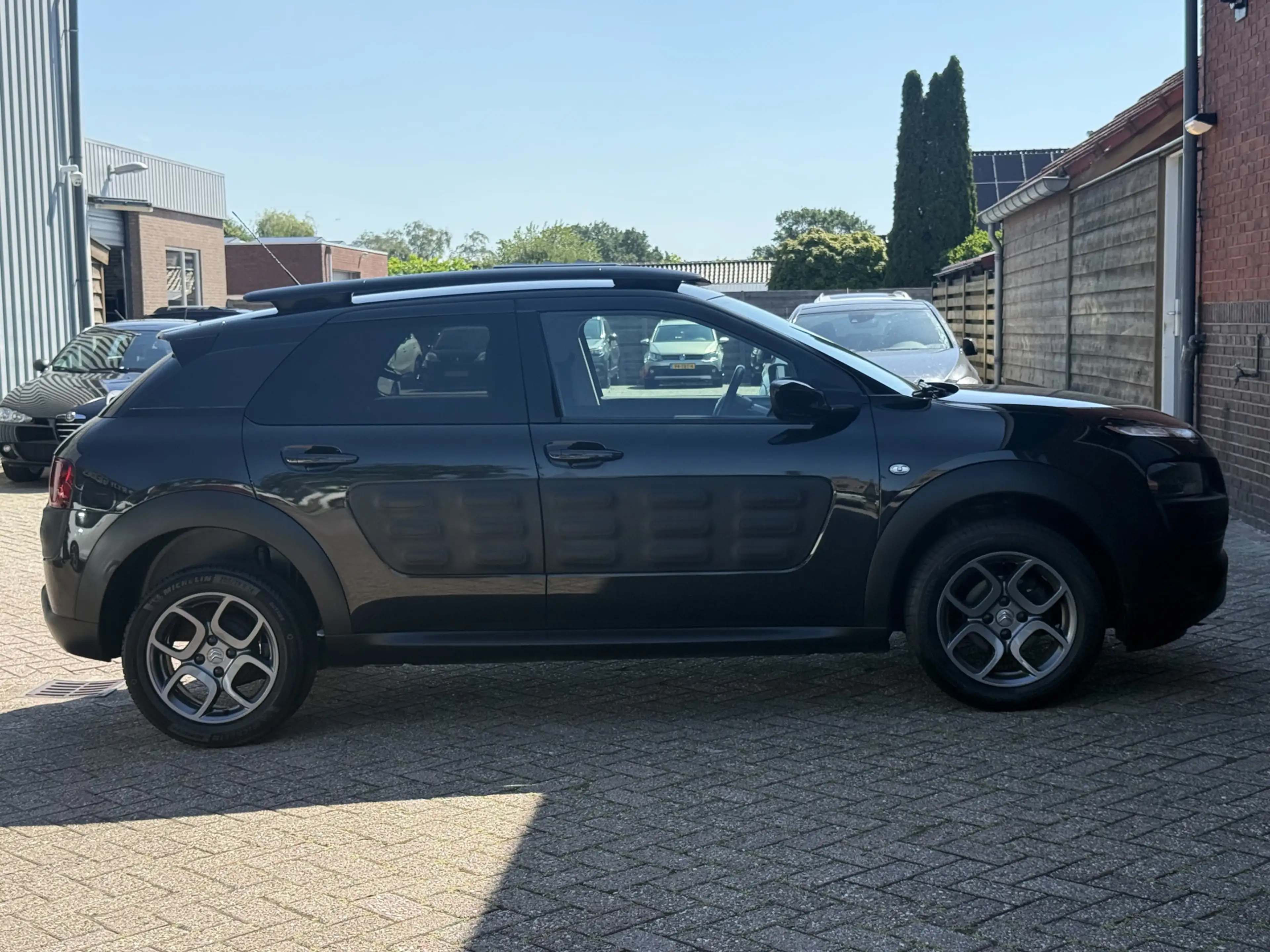 Citroen C4 Cactus 1.2 PureTech Shine | NAVI | CRUISE | PDC | D-RIEM — photo 6
