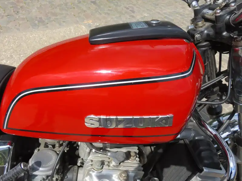 Suzuki GT 750 - foto 2