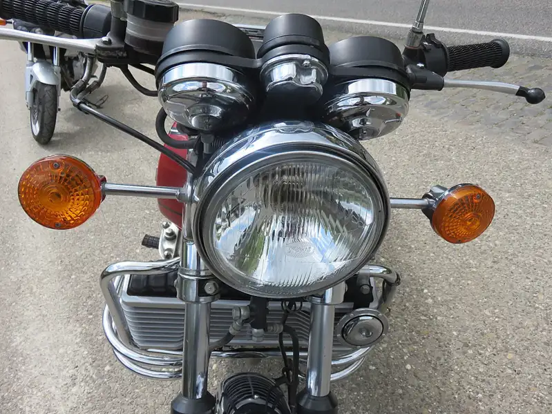 Suzuki GT 750 - foto 8