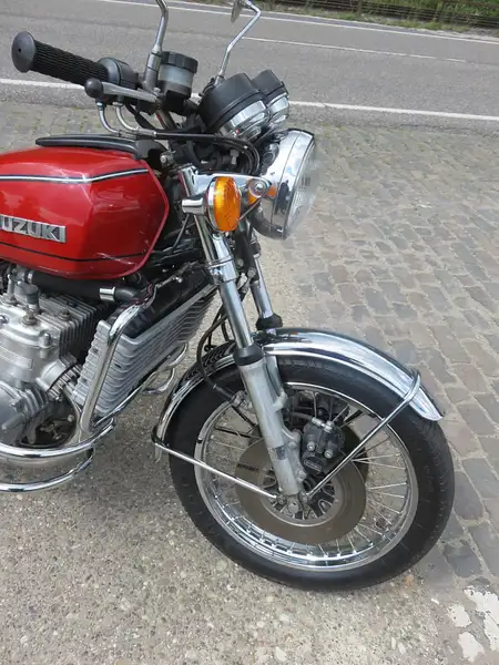 Suzuki GT 750 - foto 6