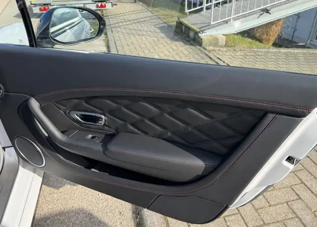 Bentley Continental GT view 7