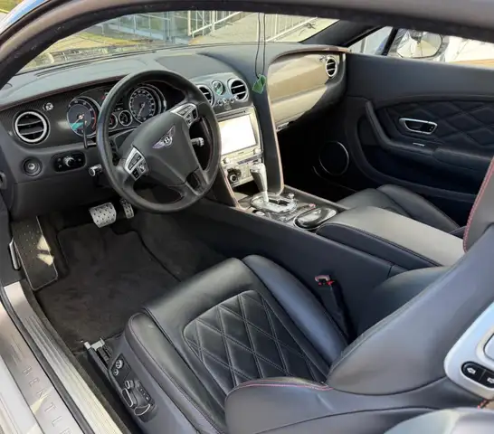 Bentley Continental GT view 4