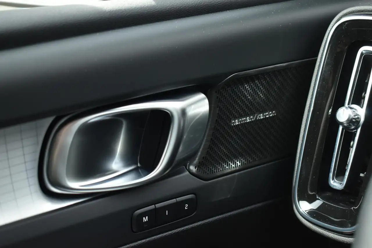 Volvo XC40 2026 — фото 10