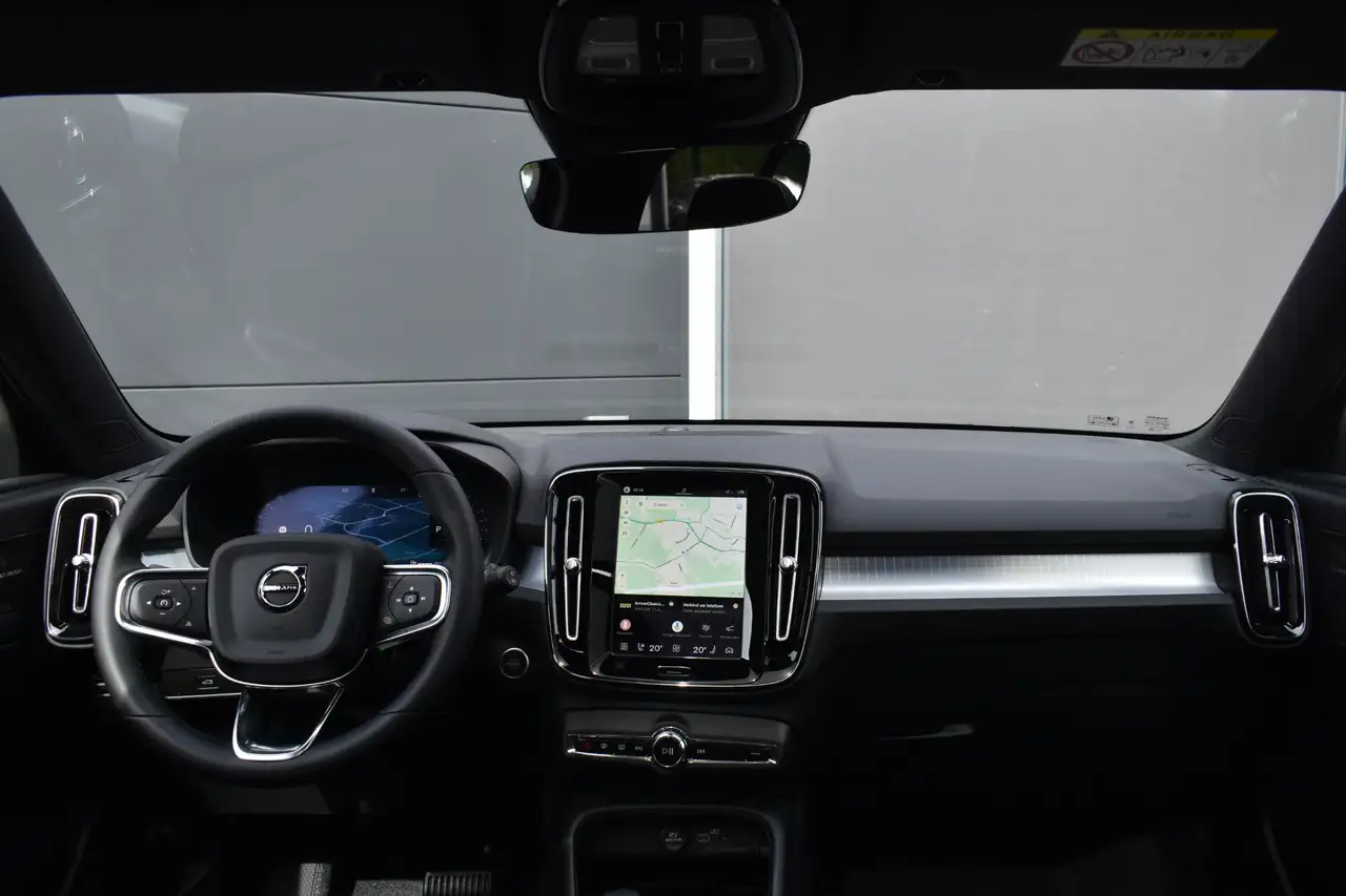 Volvo XC40 2026 — фото 13