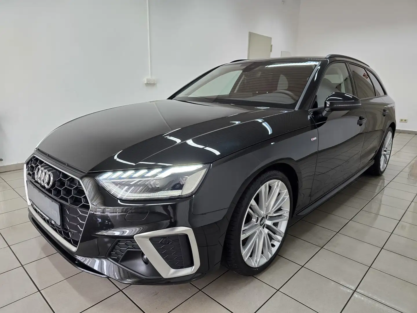 Audi A4 Avant 40 TDI S line Matrix LED Virtual B&O AHK Schwarz - 1