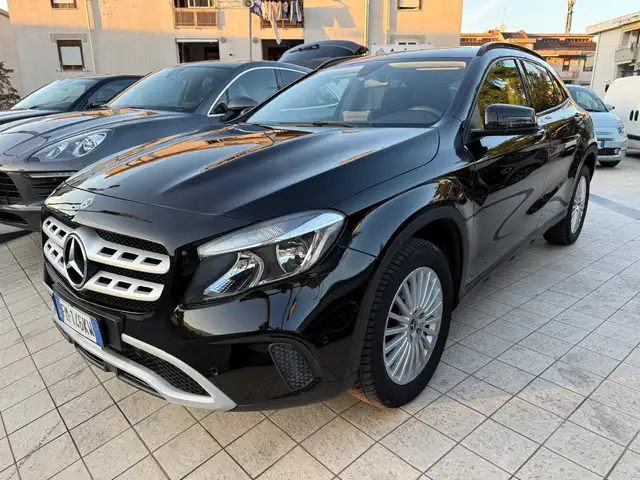 Mercedes-Benz GLA 180 Mercedes GLA 180d Automatic 2017–GARANZIA SHOCK