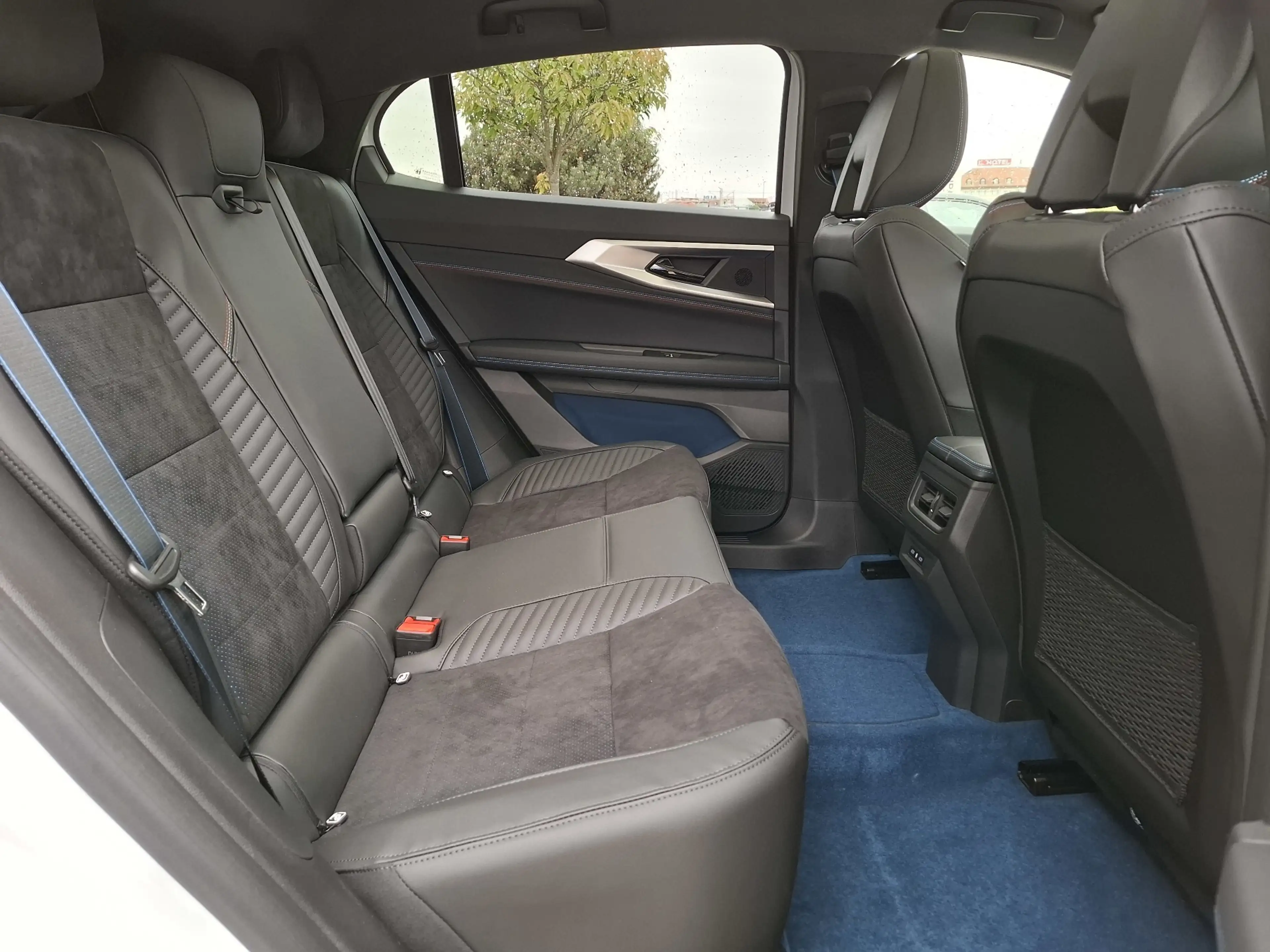 Renault Rafale Atelier Alpine E-Tech 4x4 300 Plug-in — photo 15