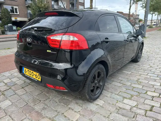 Kia Rio view 2