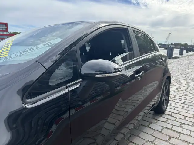 Kia Rio view 25