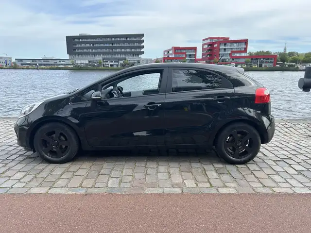 Kia Rio view 30