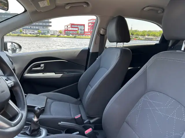Kia Rio view 17