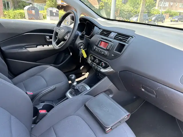Kia Rio view 3