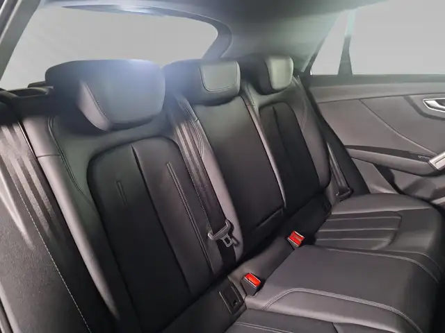 Audi Q2 view 8