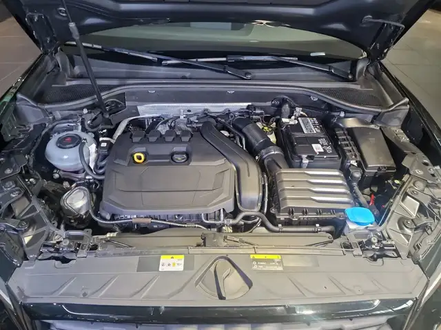 Audi Q2 view 11