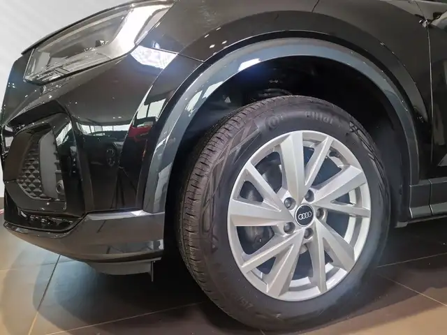 Audi Q2 view 6
