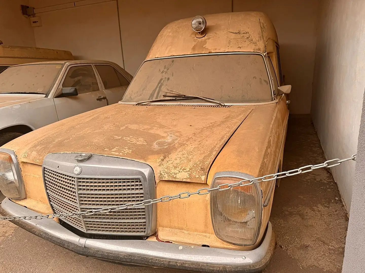 Mercedes-Benz 220 Bej - 1